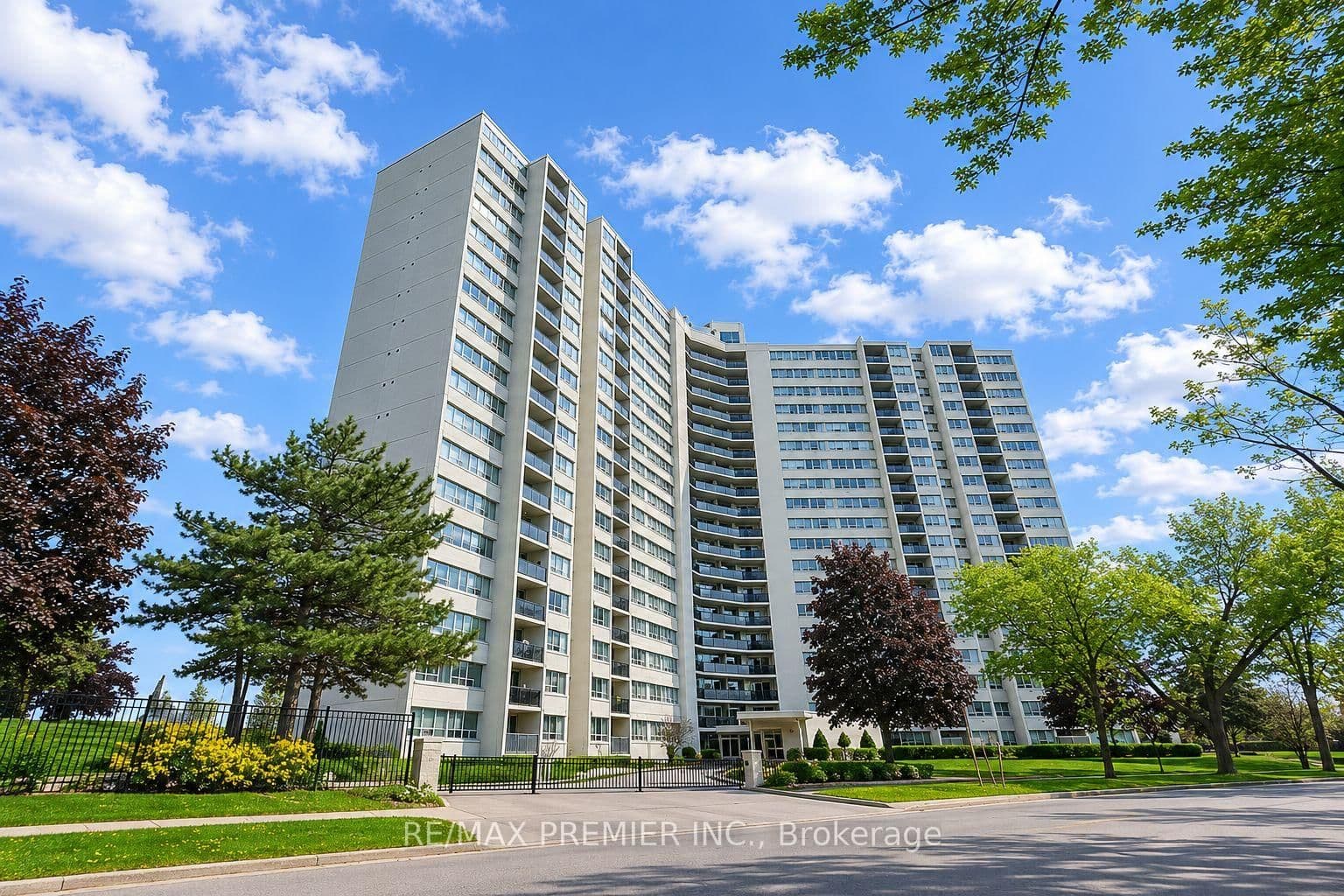 #406 - 530 Lolita Gardens