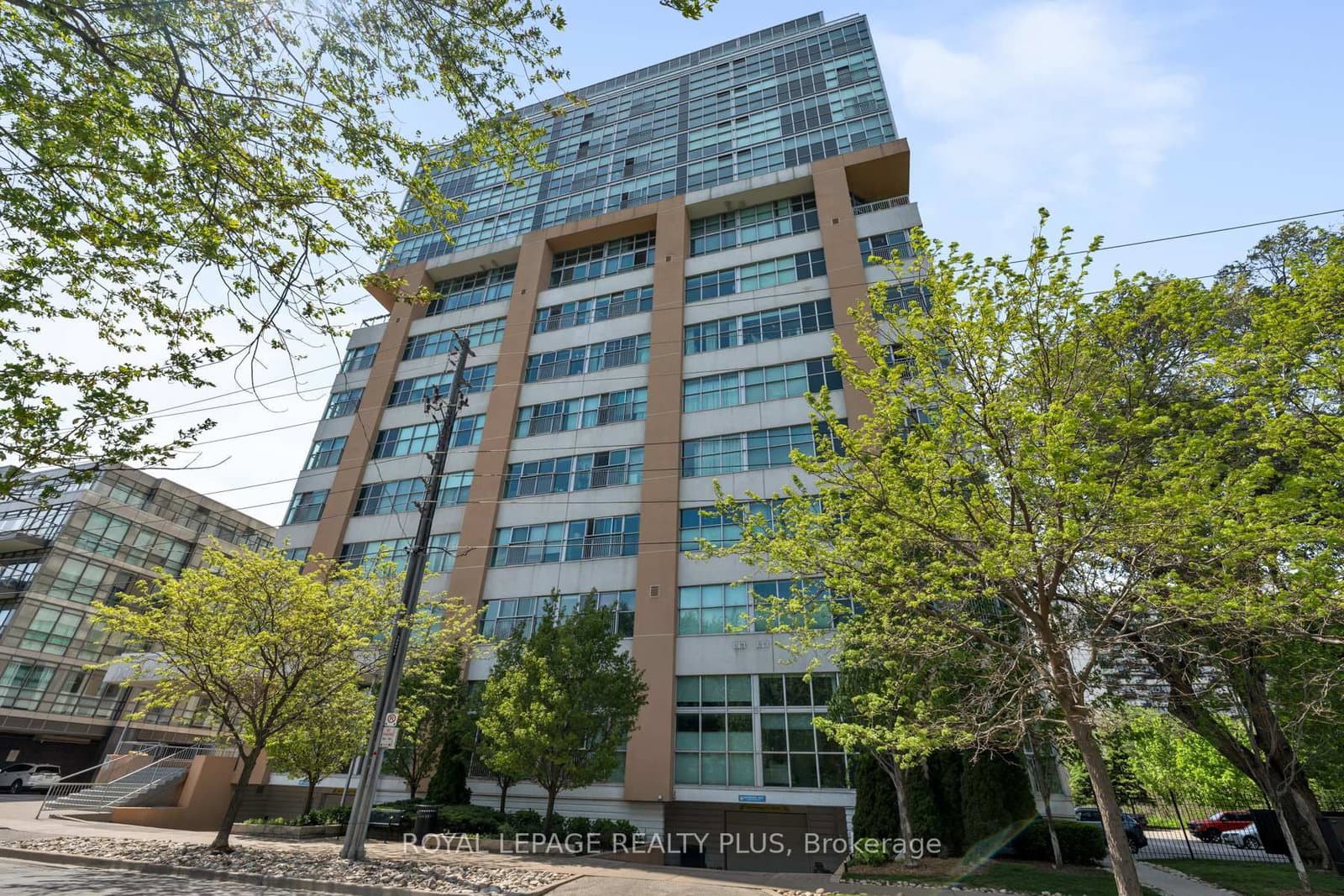 #1016 - 2 Fieldway Road