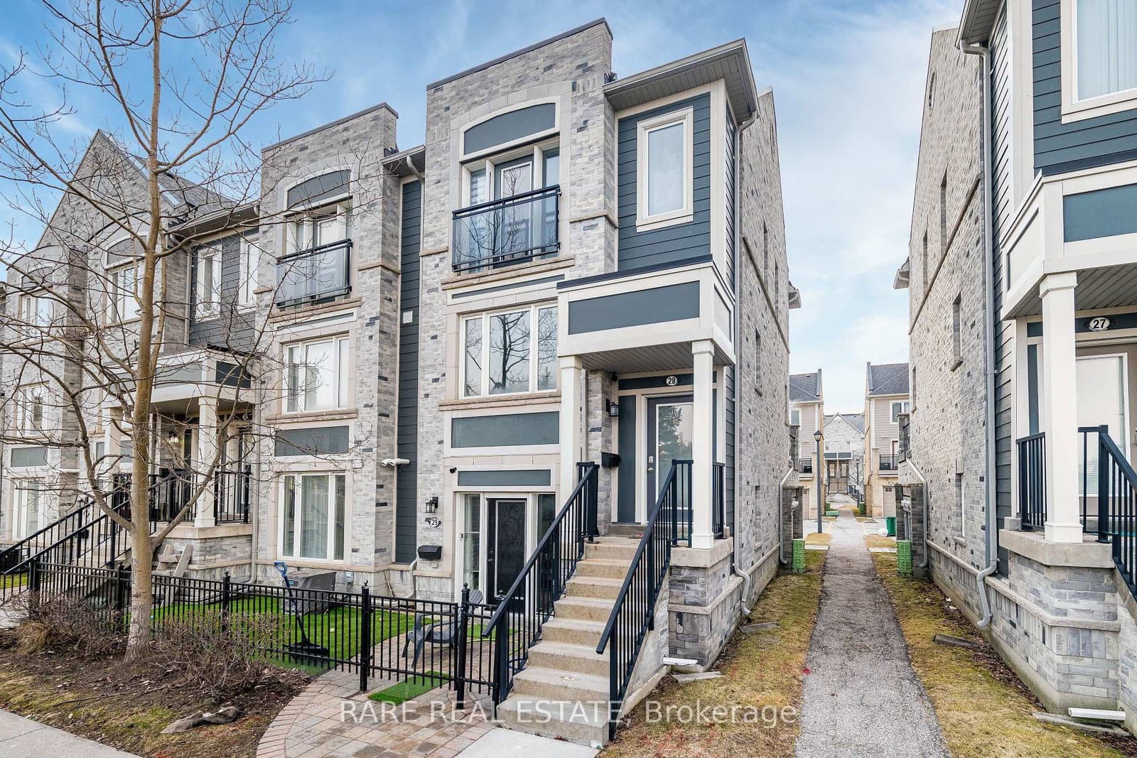 60 Fairwood Circle, Unit 28