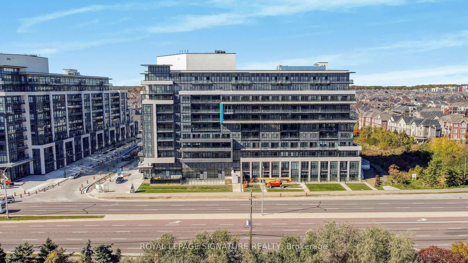 #234 - 395 Dundas Street W