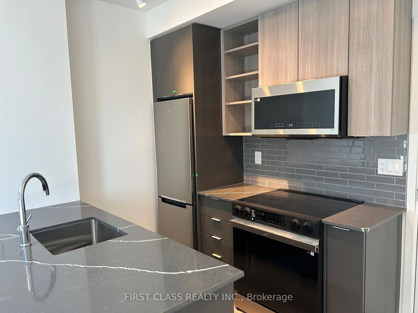 #2203 - 2075 Lakeshore Road