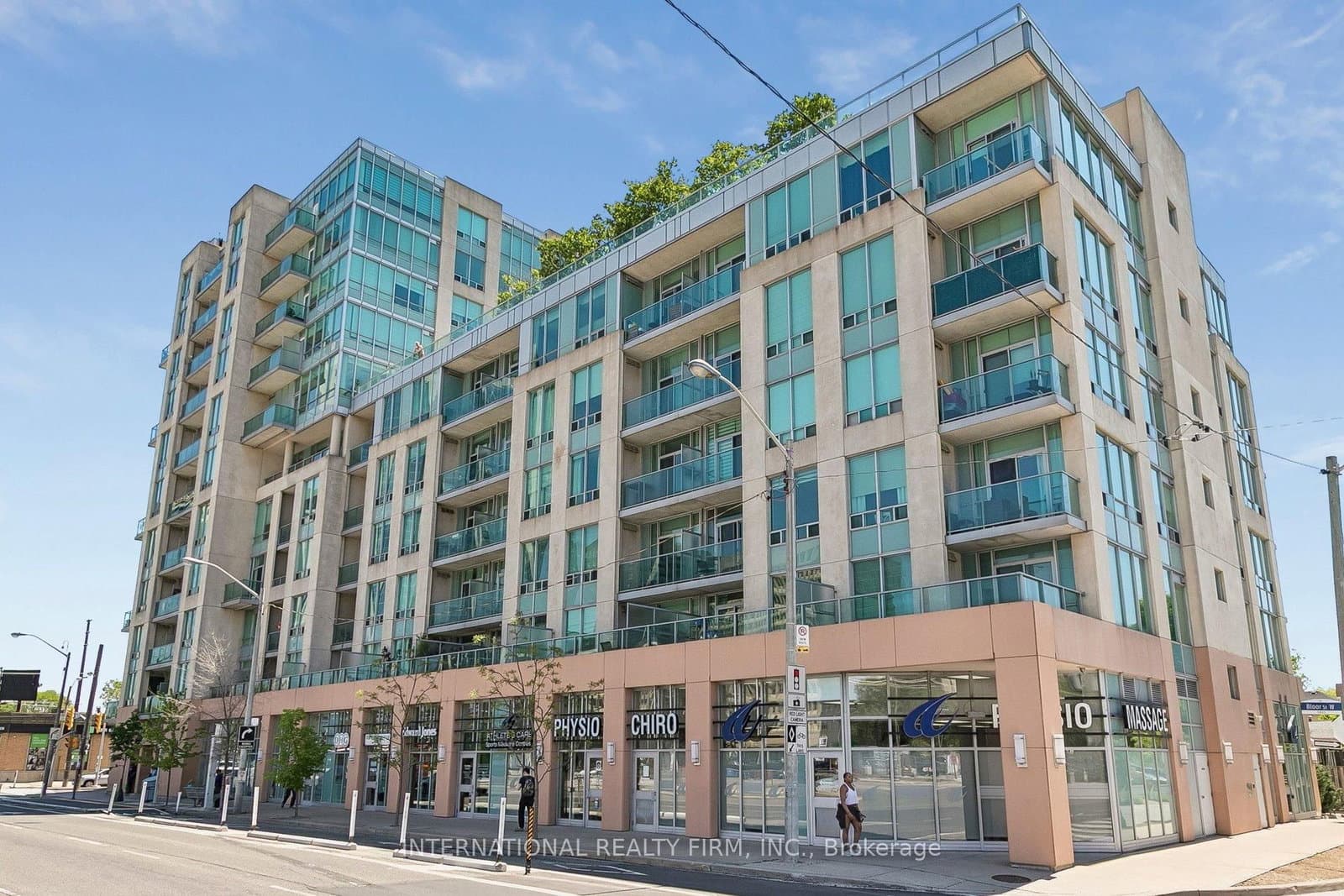 #1011 - 3391 Bloor Street W