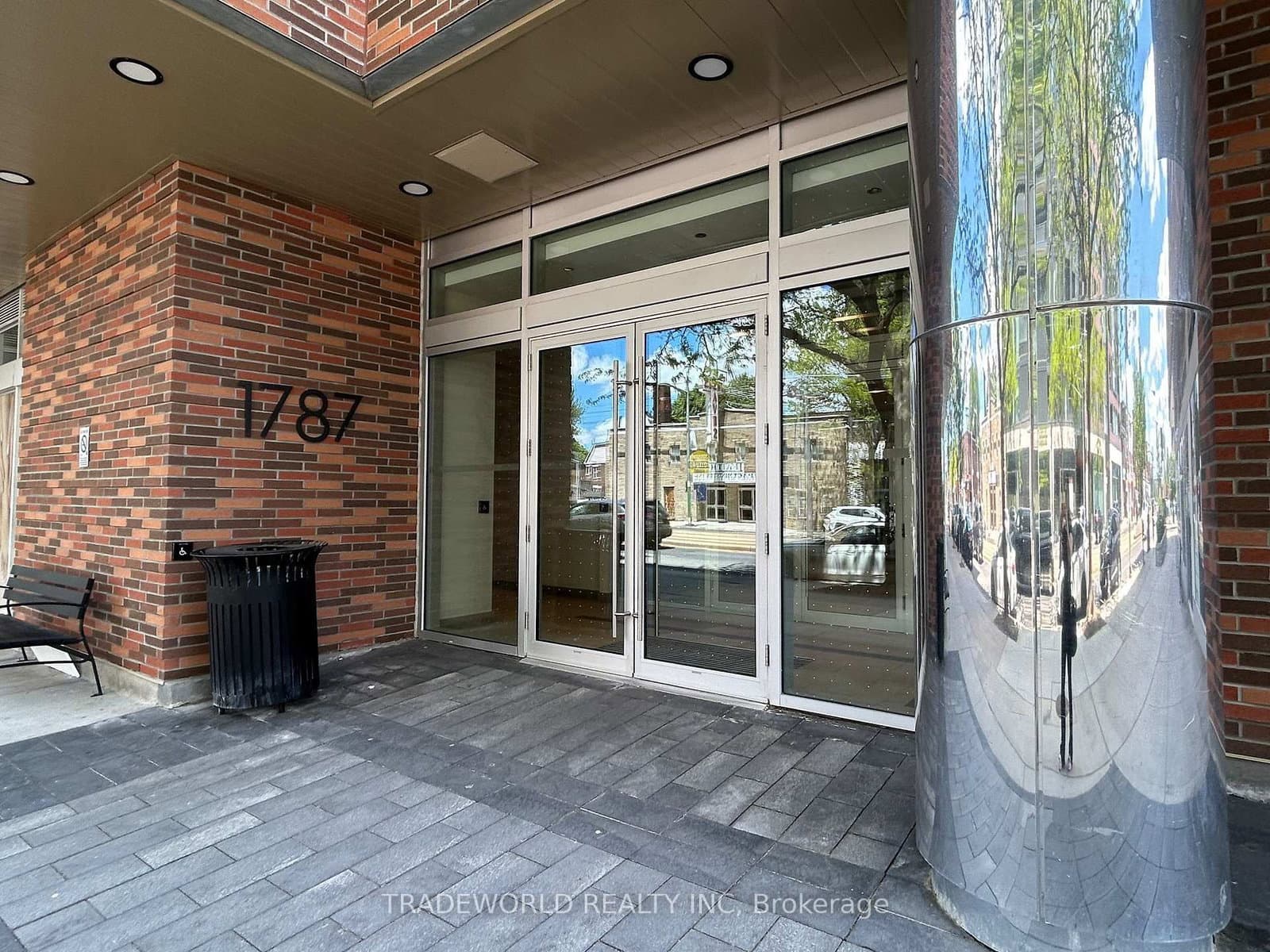 #323 - 1787 ST. CLAIR Avenue W