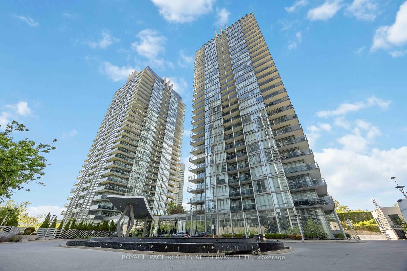 #303 - 88 Park Lawn Road