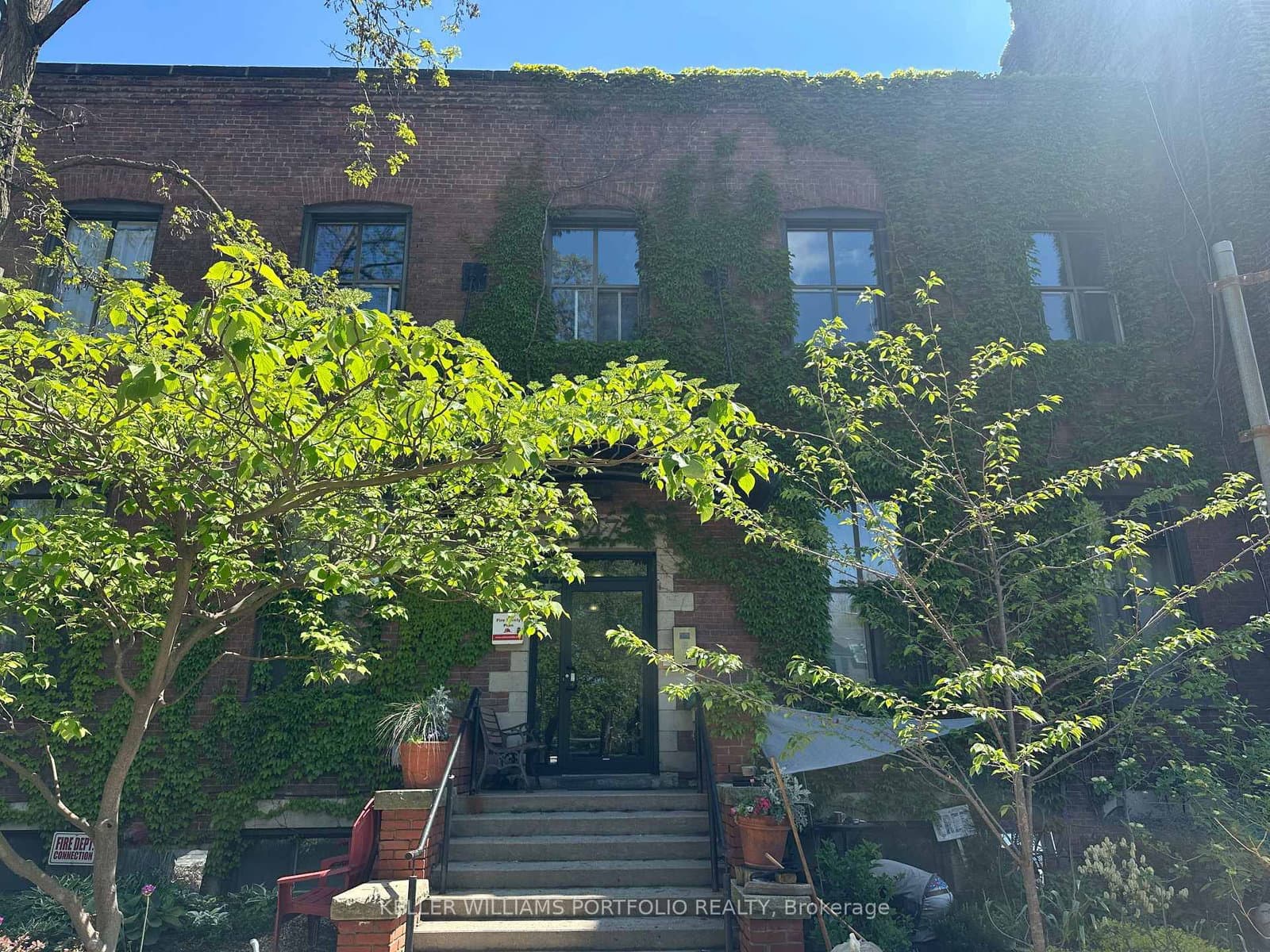 #122 - 347 Sorauren Avenue