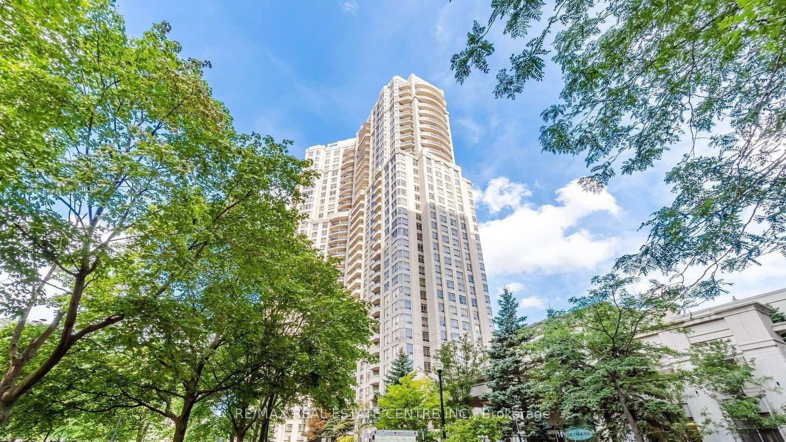 #1804 - 35 Kingsbridge Garden Circle