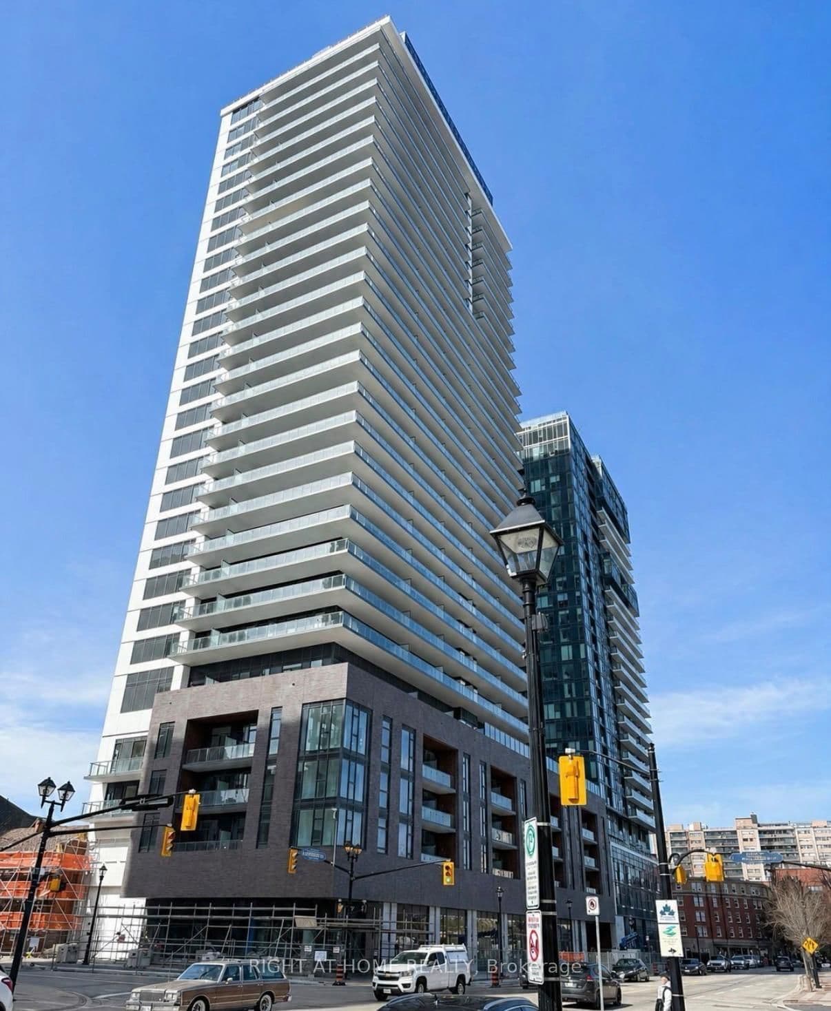 #2307 - 2075 Lakeshore Road