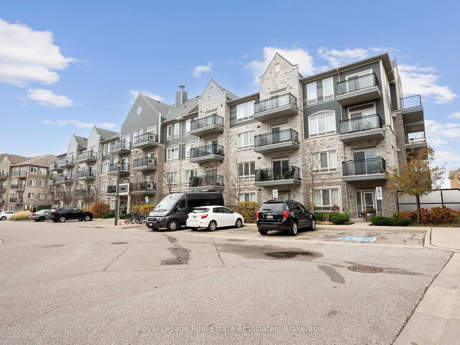 #304 - 3075 Thomas Street