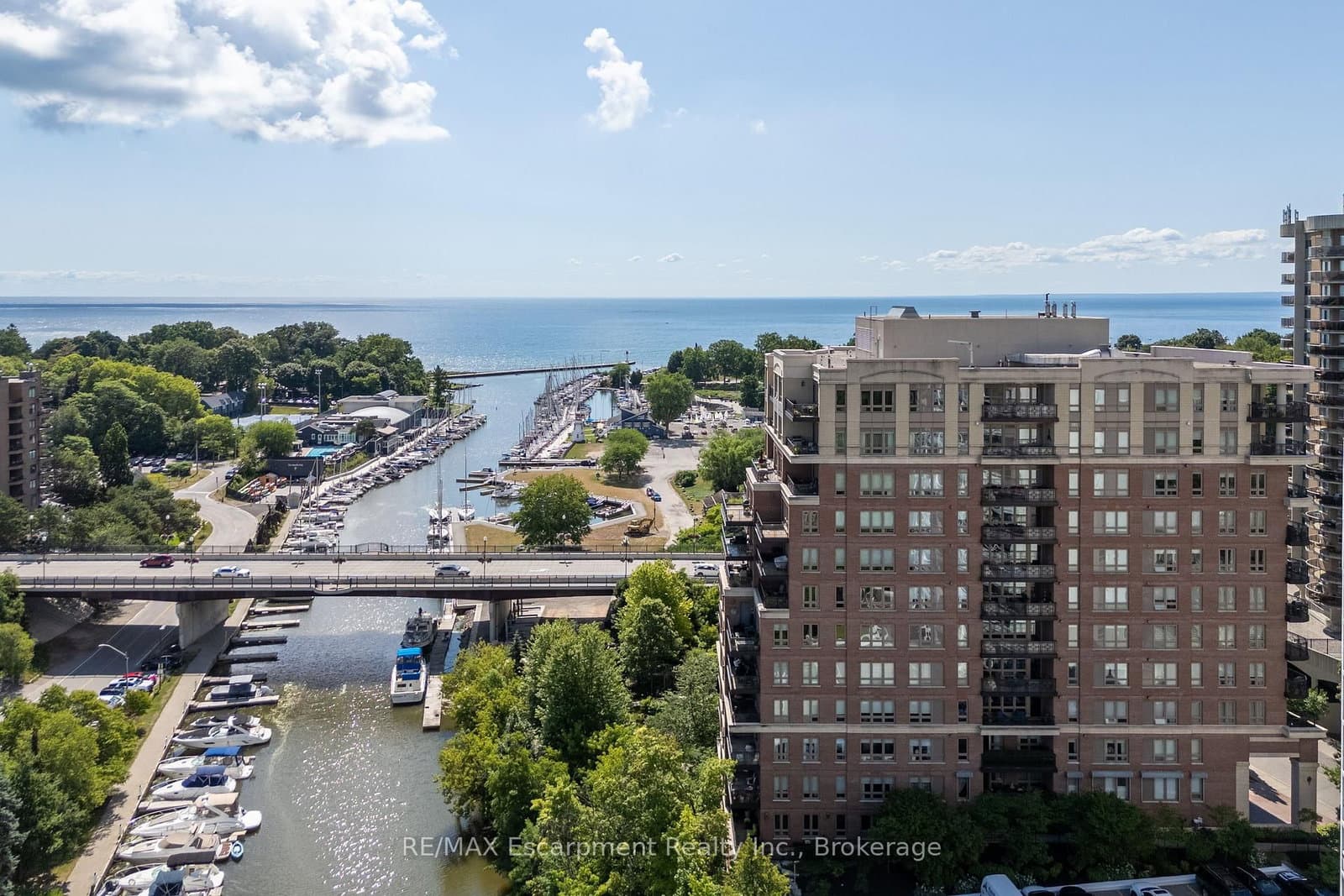 #806 - 111 Forsythe Street