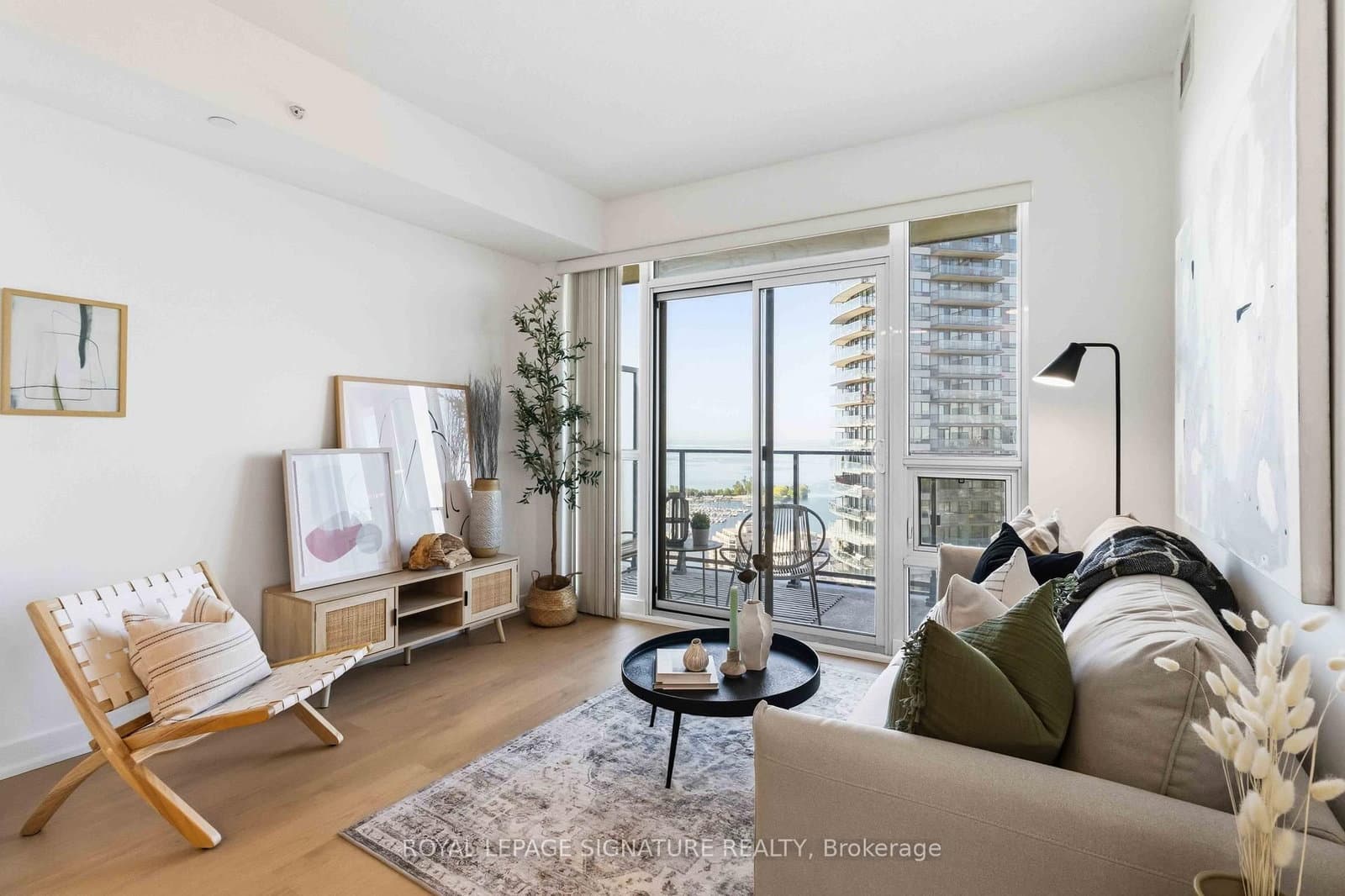 #3604 - 2212 Lake Shore Boulevard W