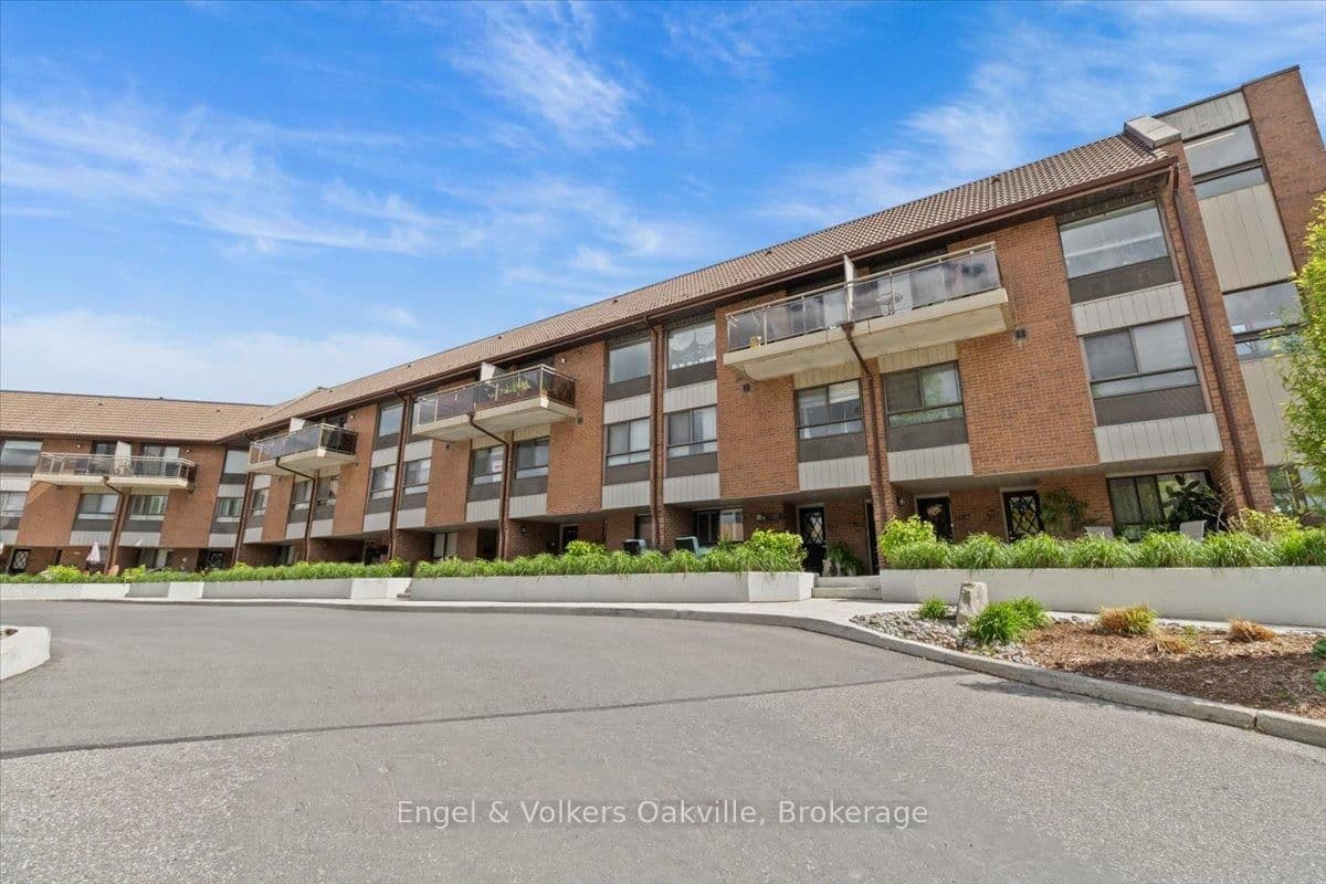 #625 - 1000 Cedarglen Gate