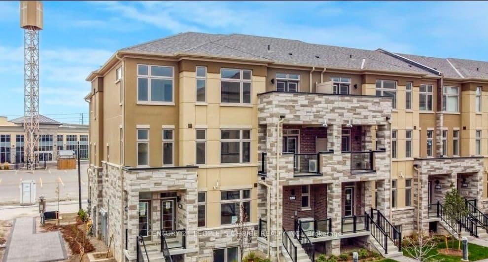 15 Fieldridge Crescent, Unit 14