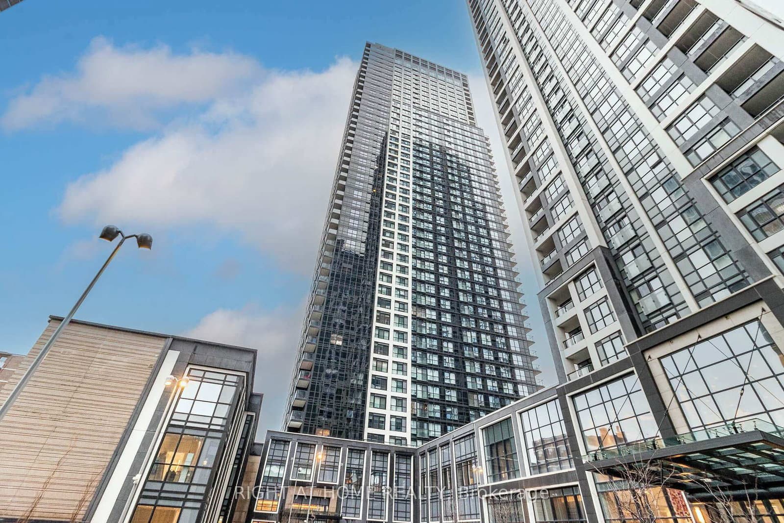 5 Mabelle Avenue, Unit 1236