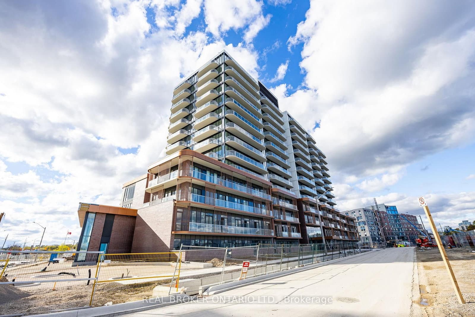 220 Missinihe Way, Unit 1117