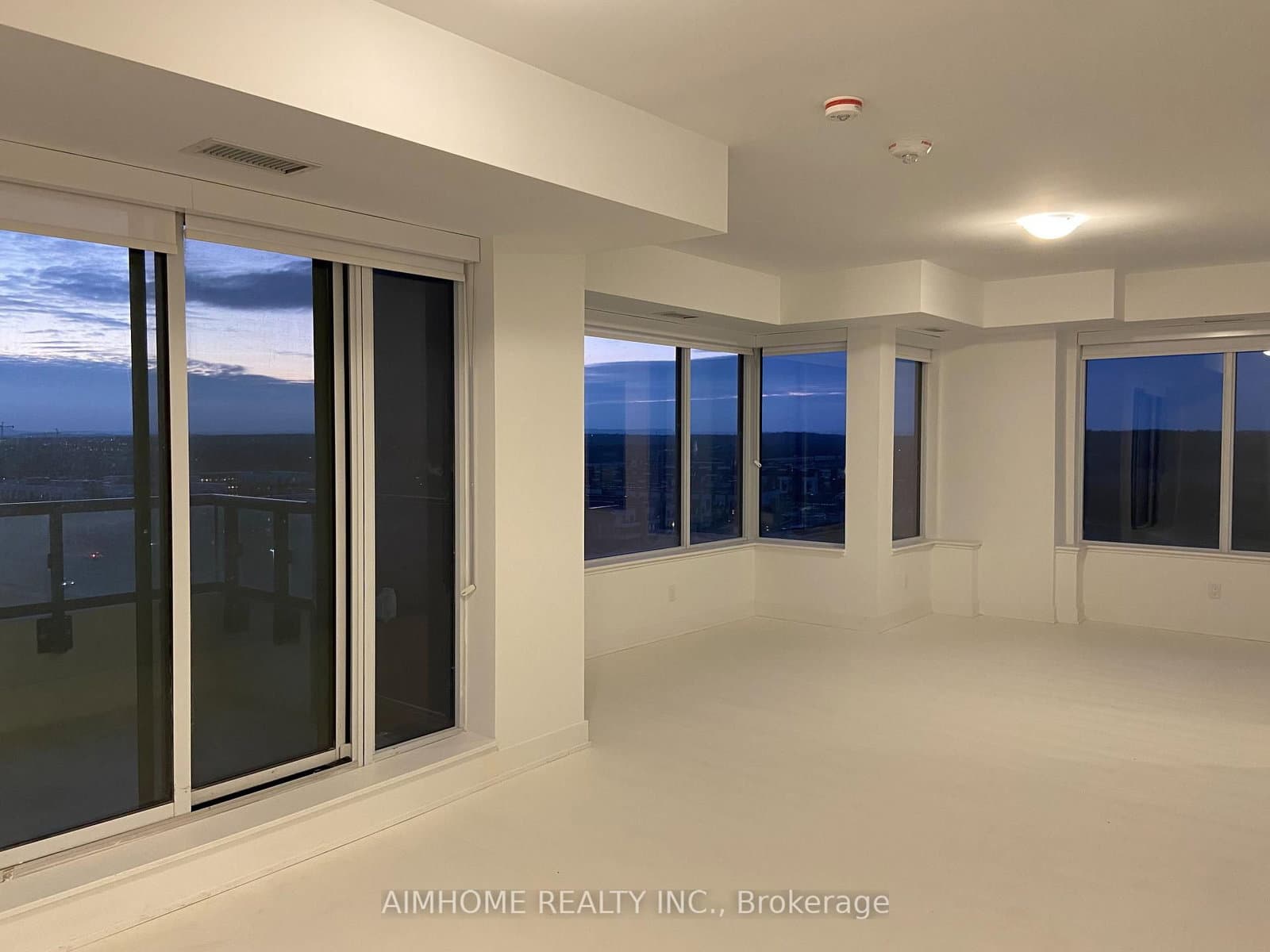 2481 Taunton Road, Unit 902