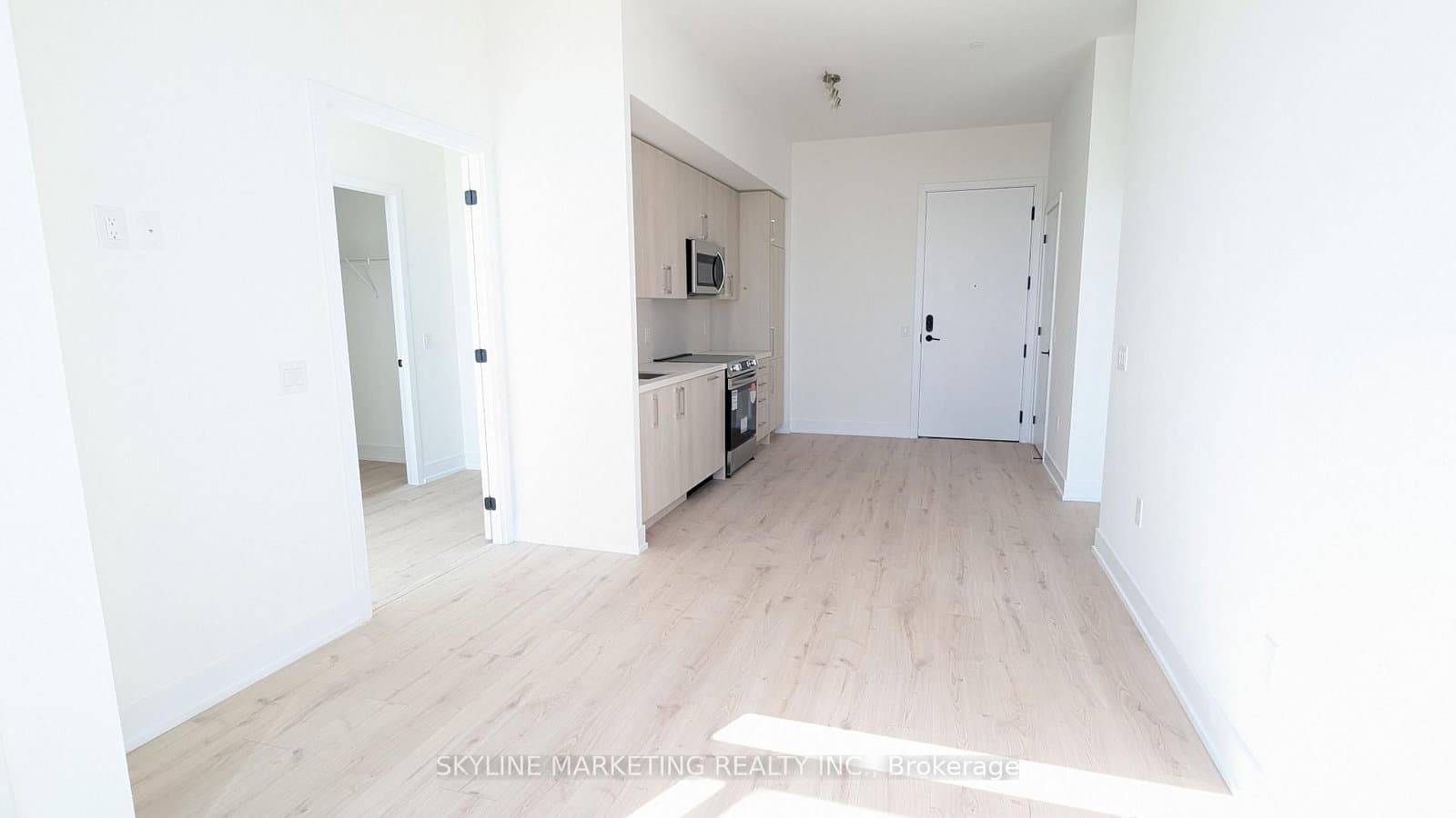 2450 Old Bronte Road, Unit 828