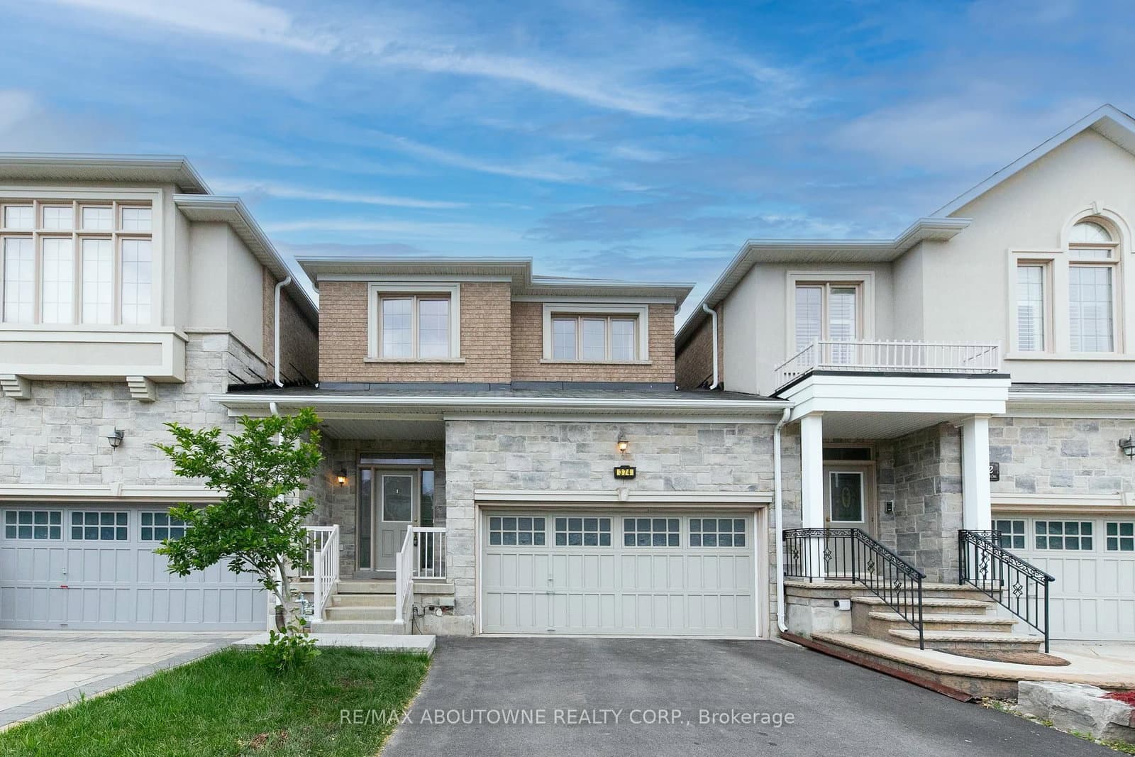 374 Spring Blossom Crescent