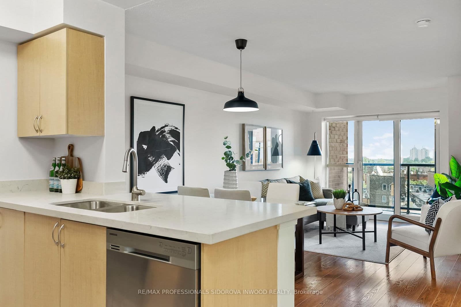 60 Heintzman Street, Unit 737