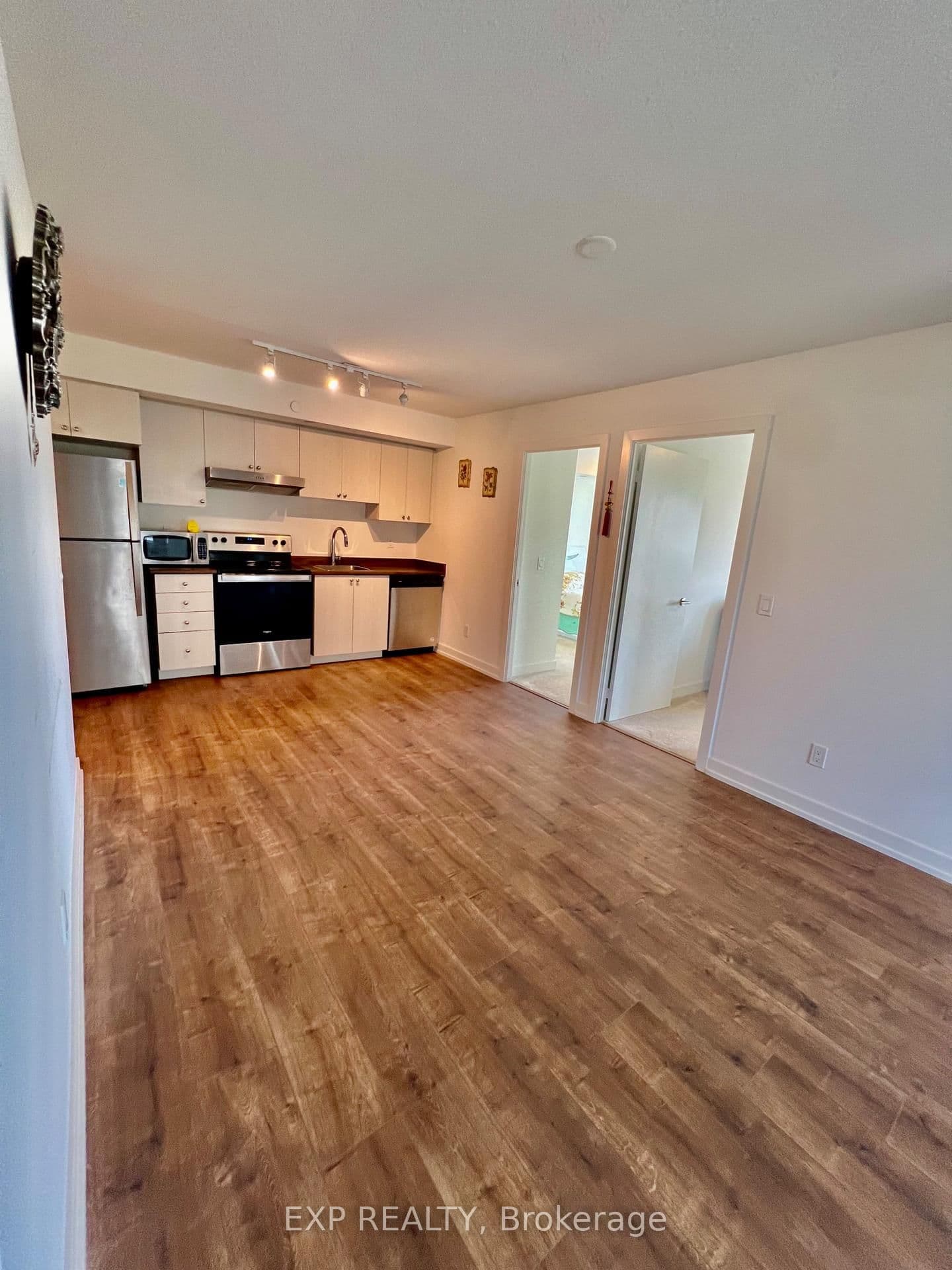 10 Wilby Crescent, Unit 906