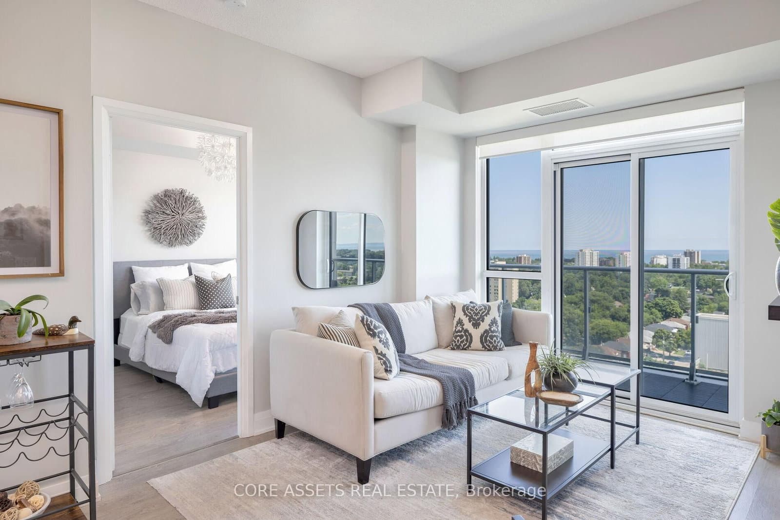 55 Speers Road, Unit 1306