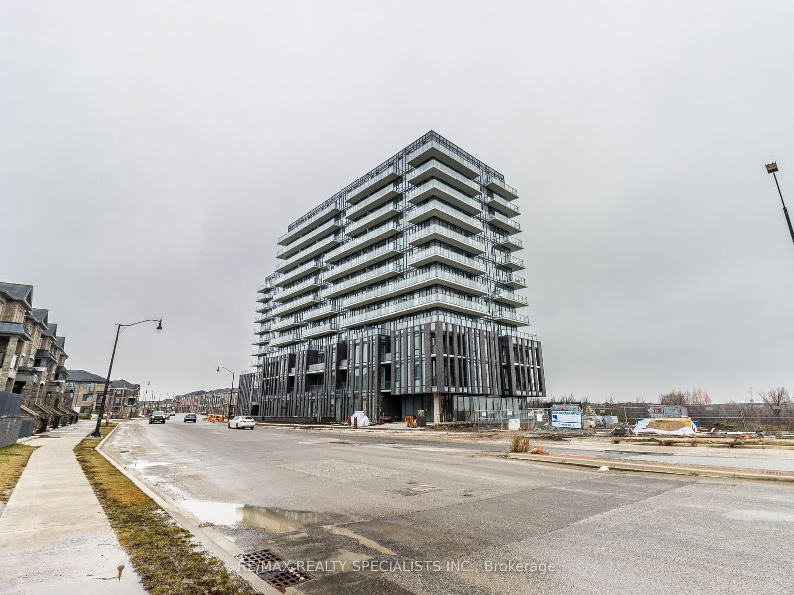 215 Veterans Drive, Unit 810