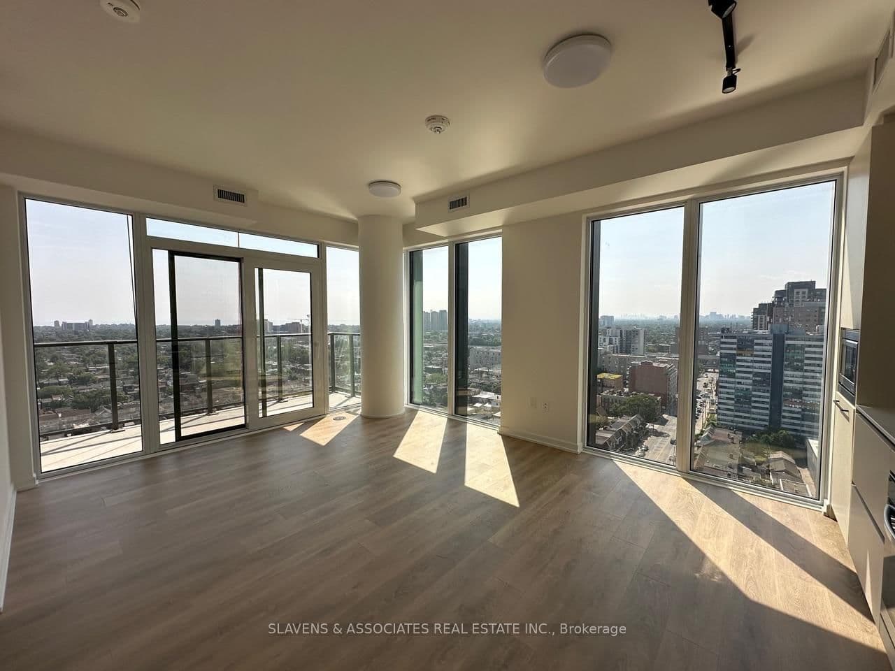 1285 Dupont Street, Unit 1703