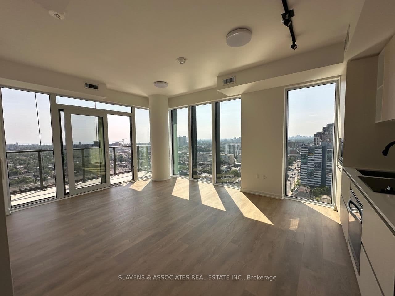 1285 Dupont Street, Unit 1803