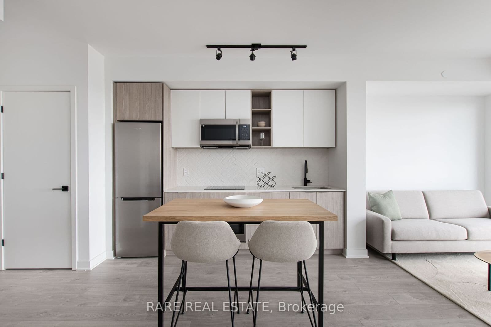 36 Zorra Street, Unit 606