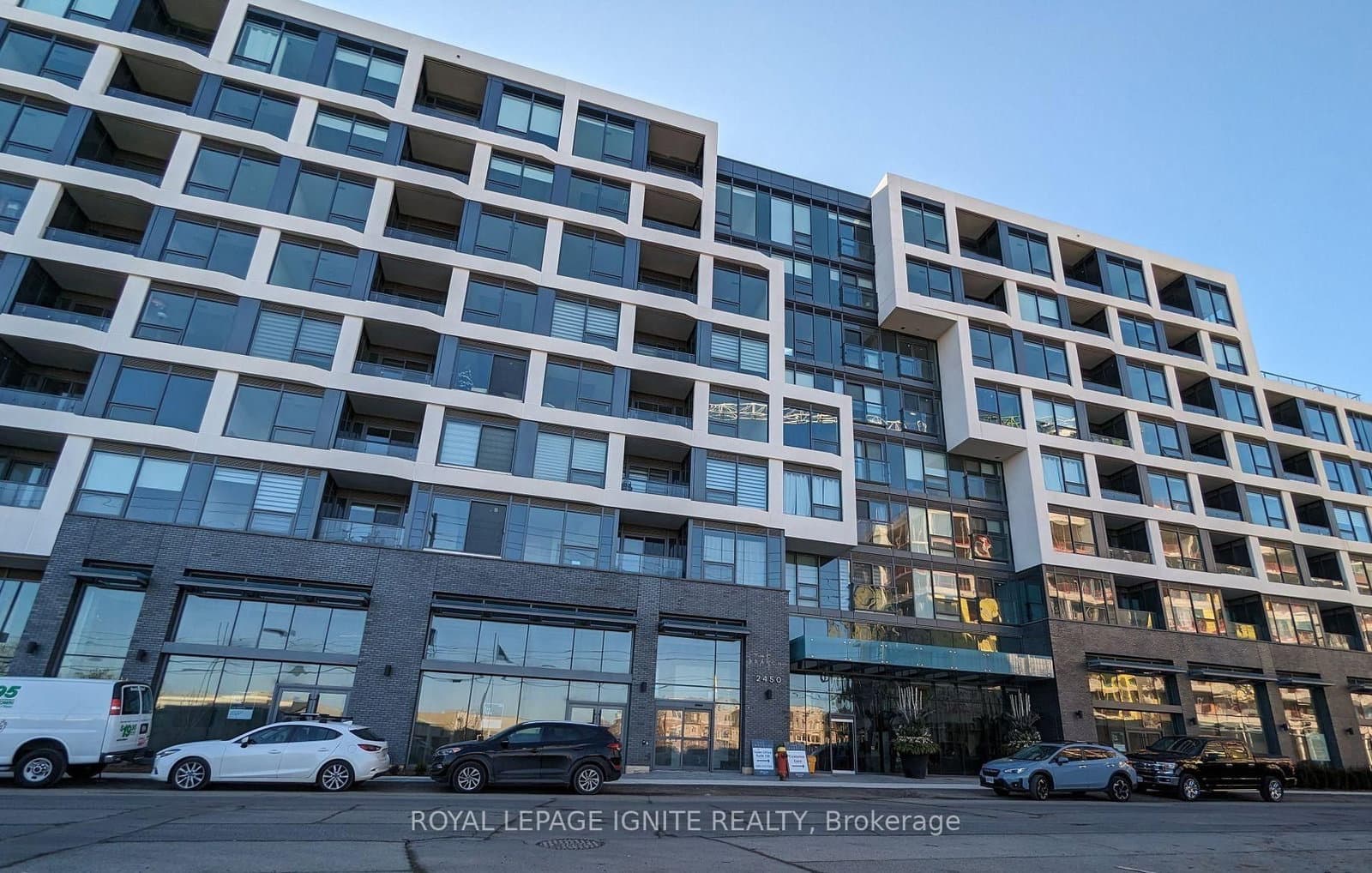 2450 Old Bronte Road, Unit 518