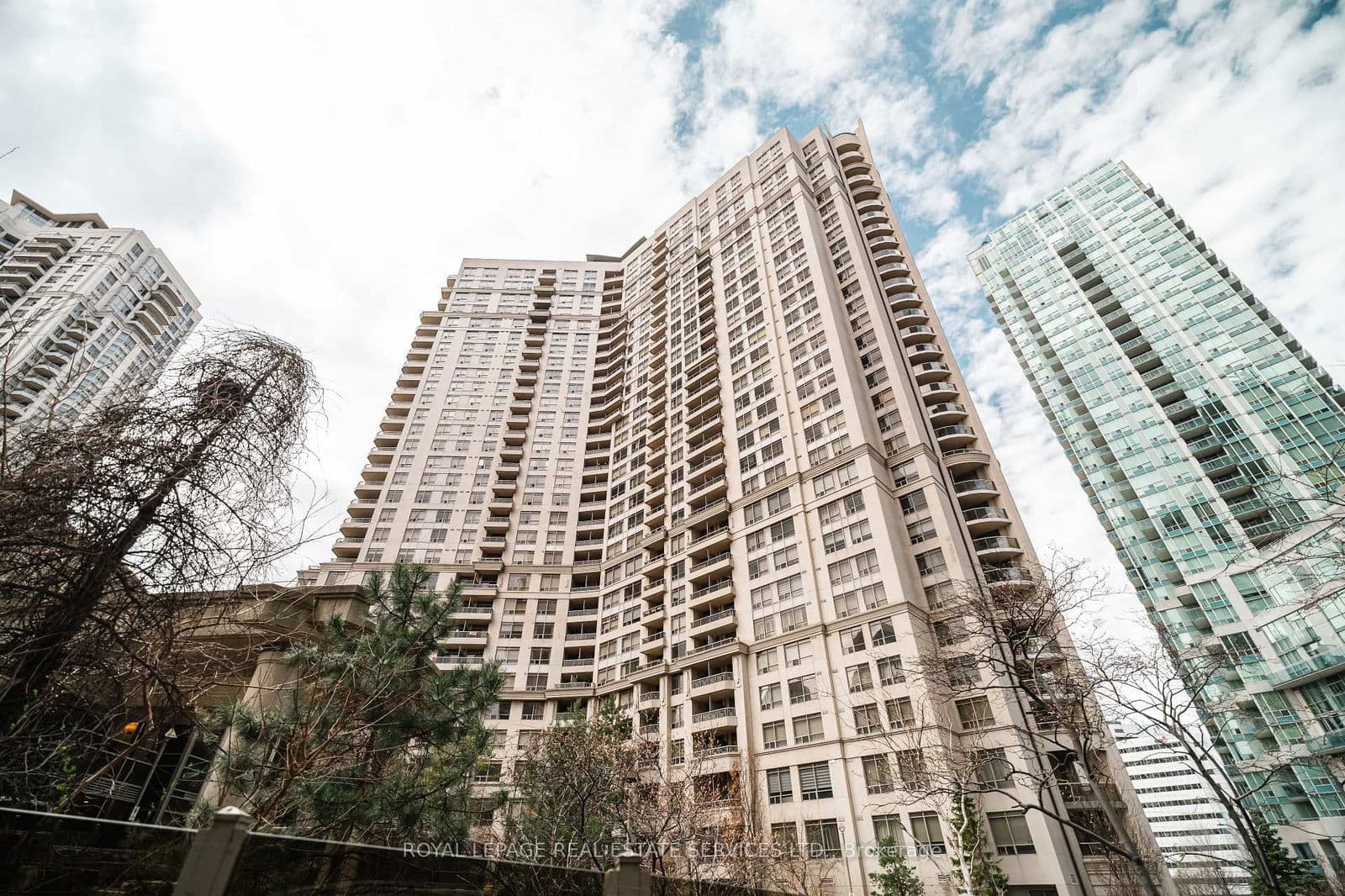 3888 Duke of York Boulevard, Unit 2831