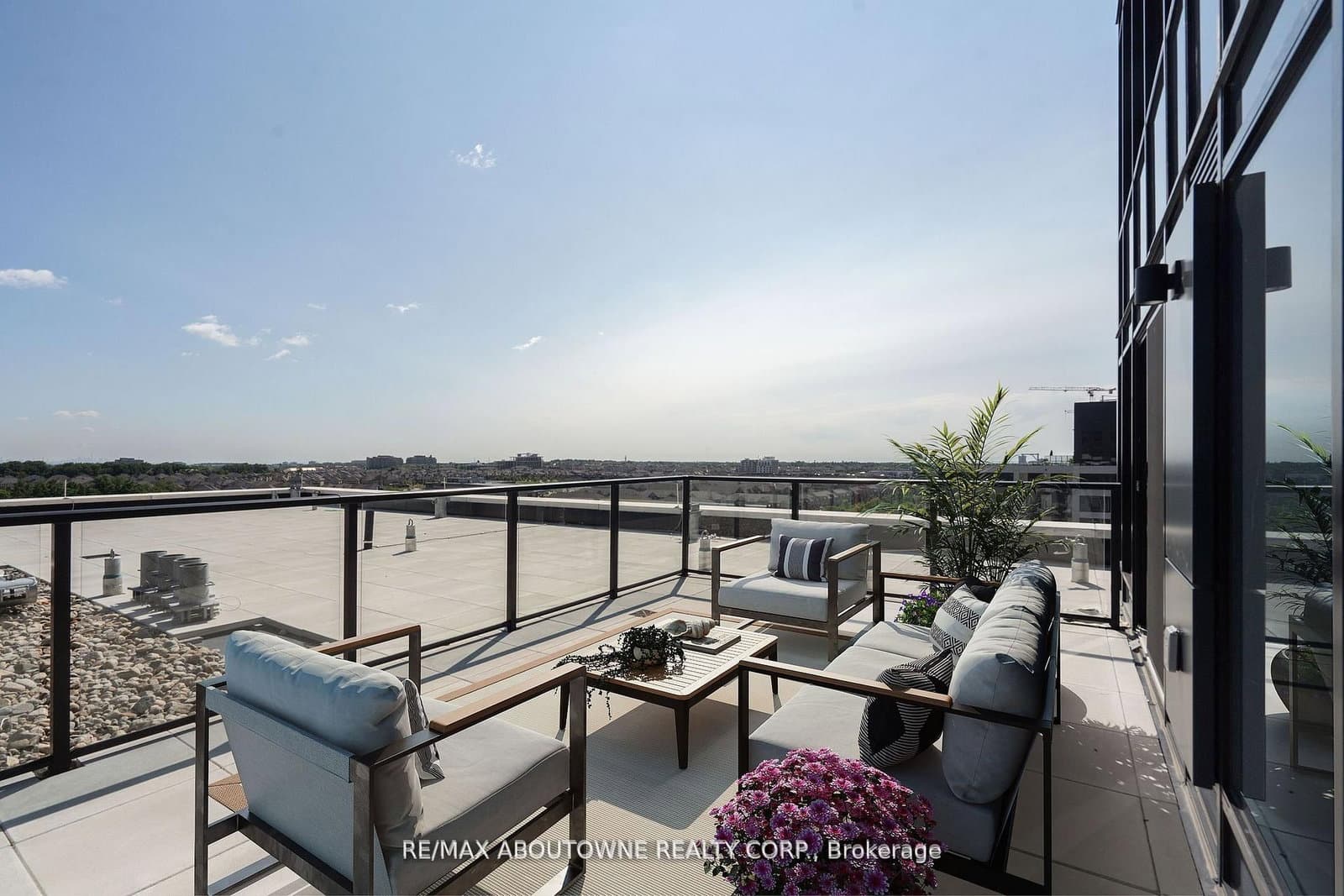 3220 William Coltson Avenue, Unit 916