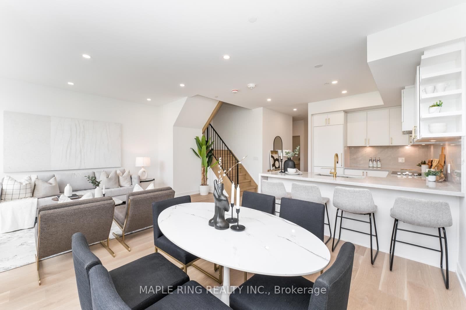 2485 Taunton Road, Unit 111