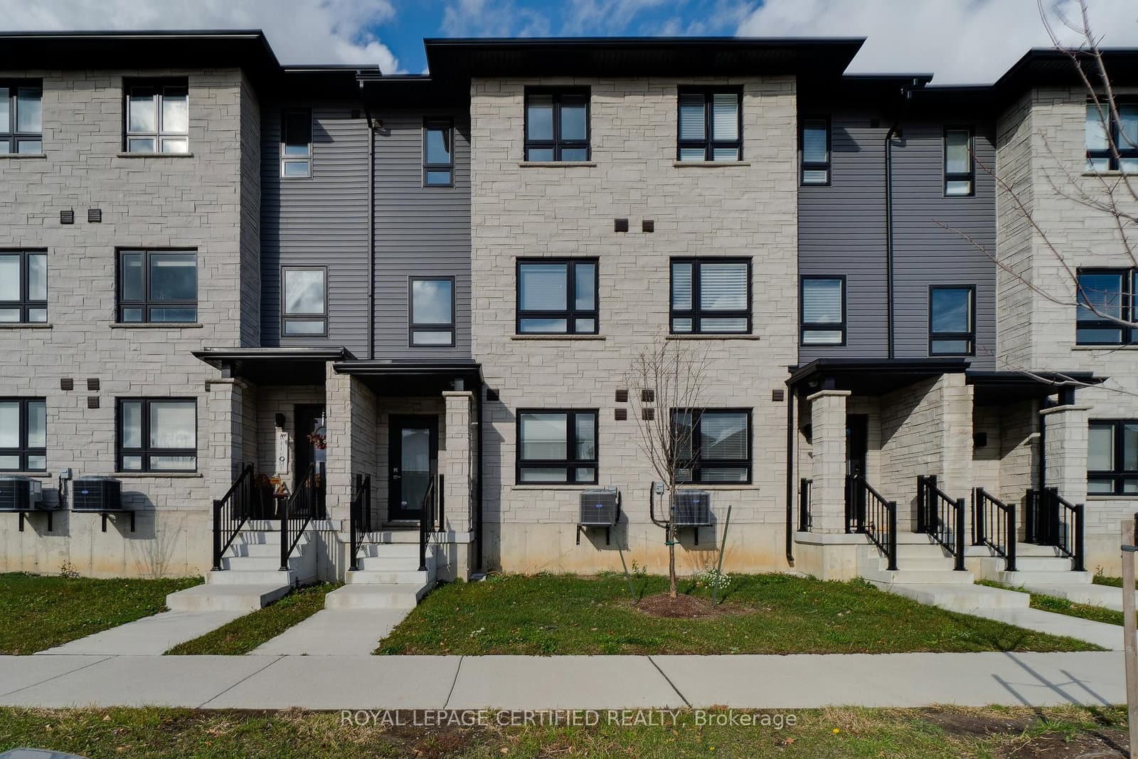 51 Sparrow Avenue, Unit 4
