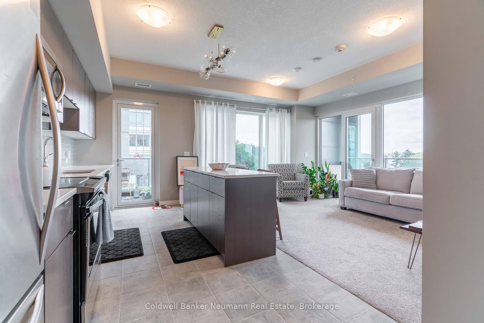 73 Arthur Street S, Unit 502