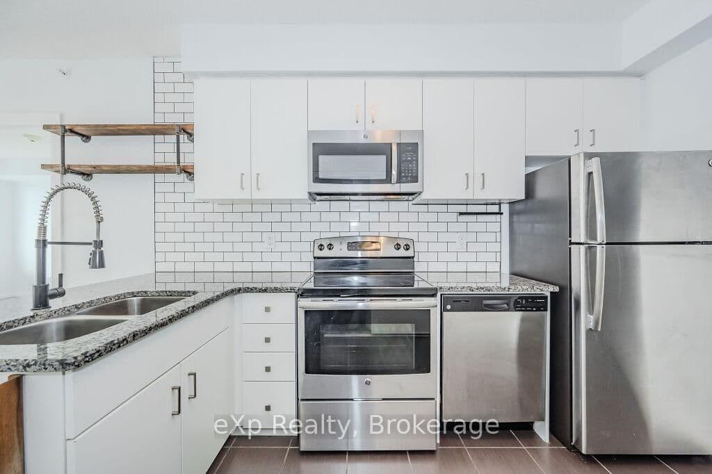 53 Arthur Street S, Unit 801