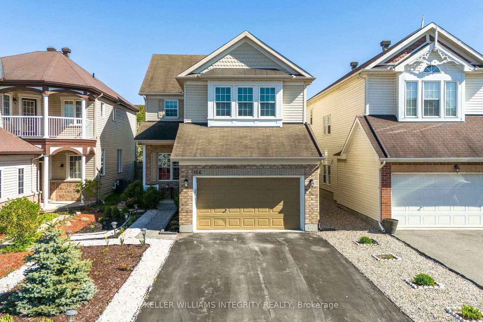 166 Streamside Crescent