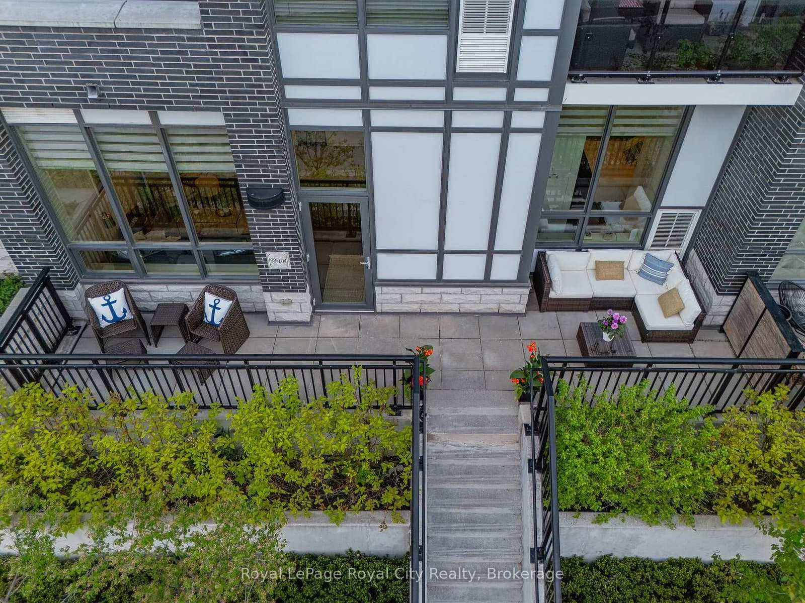63 ARTHUR Street S, Unit 104