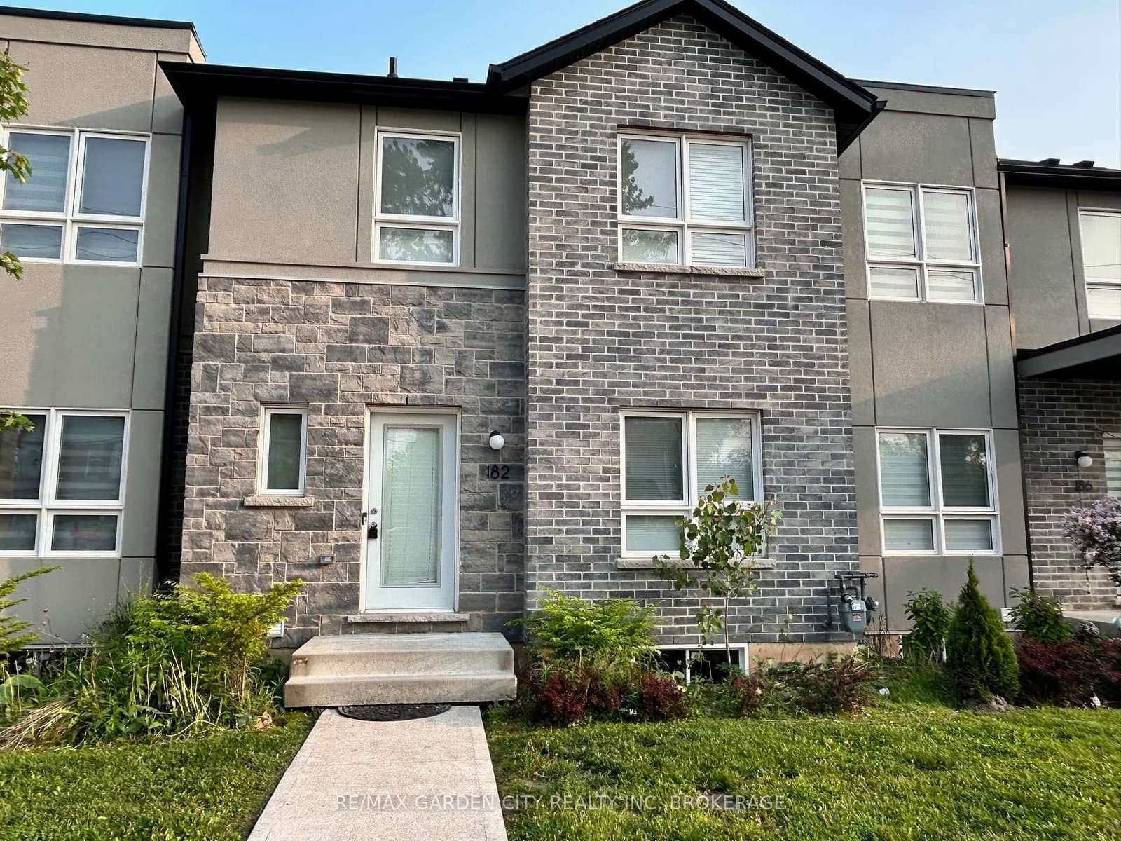 182 BROADWAY Lane, Unit 8