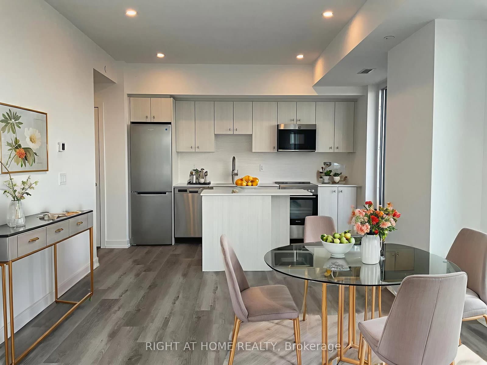 15 Wellington Street, Unit 1812