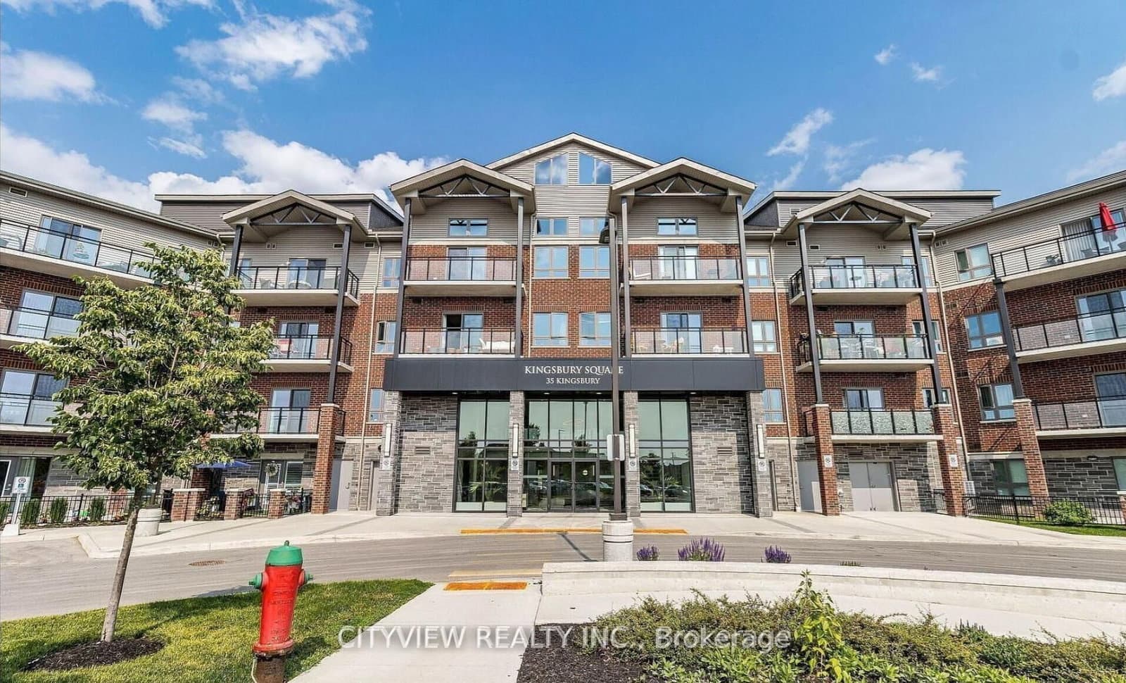 35 Kingsbury Square, Unit 303