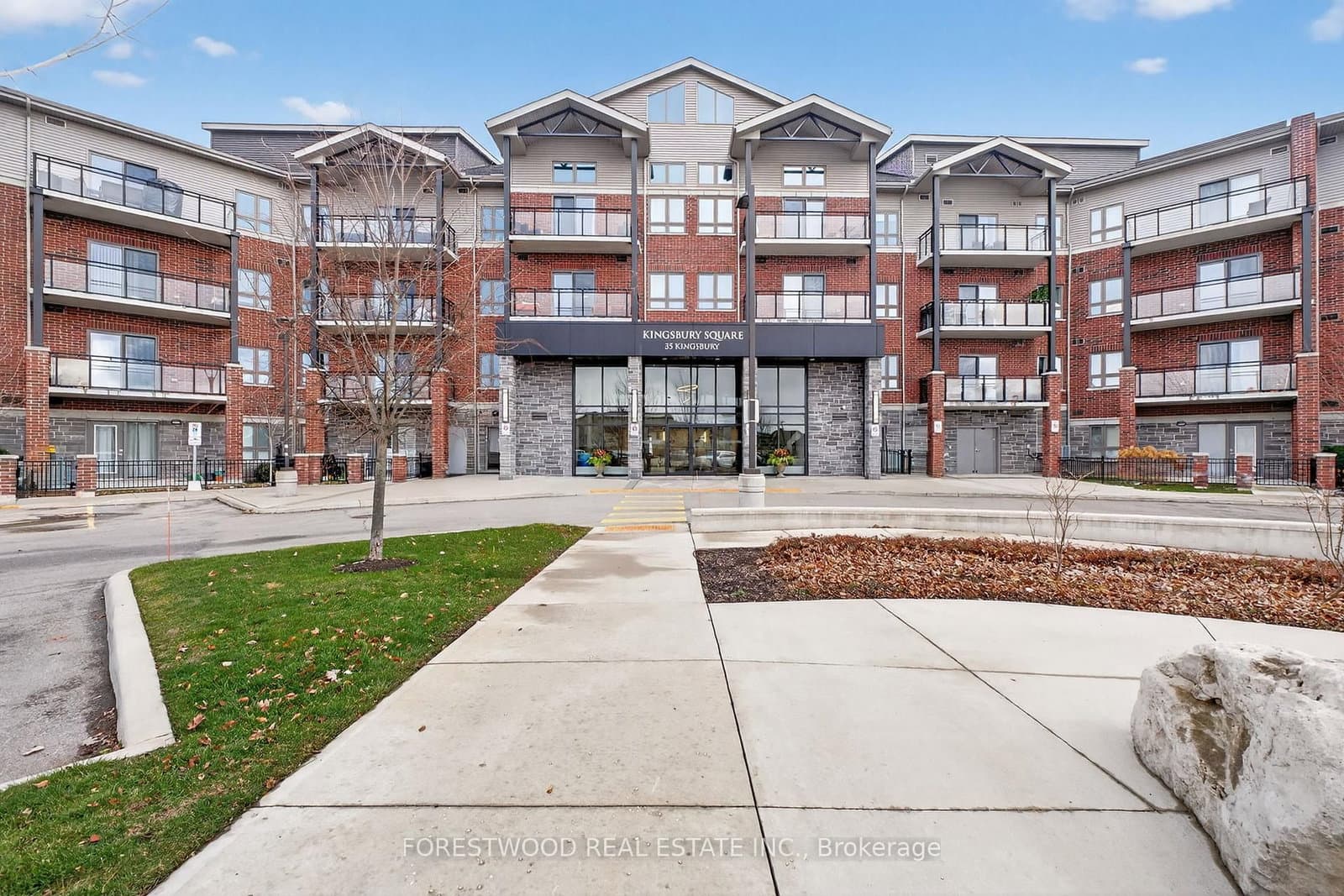 35 Kingsbury Square, Unit 425
