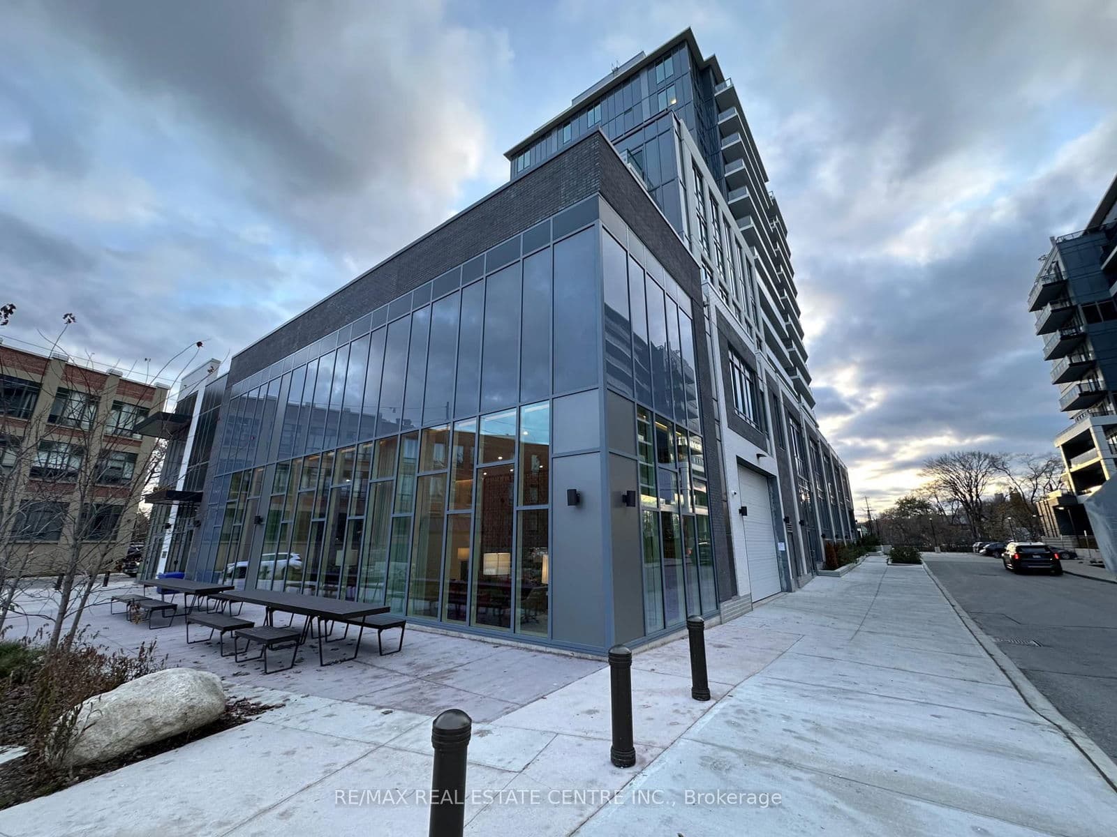 93 Arthur Street S, Unit 1403