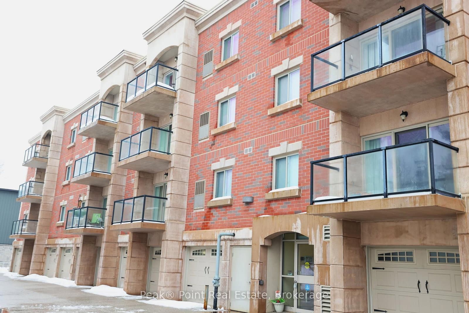 #402 - 221 ADELAIDE Street