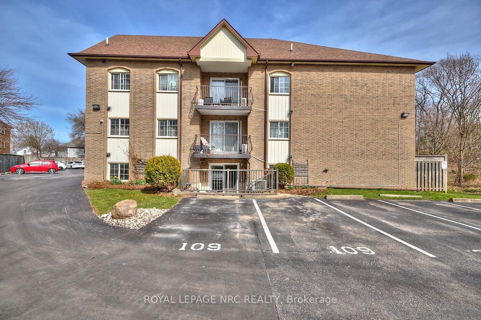 #109 - 20 John Street