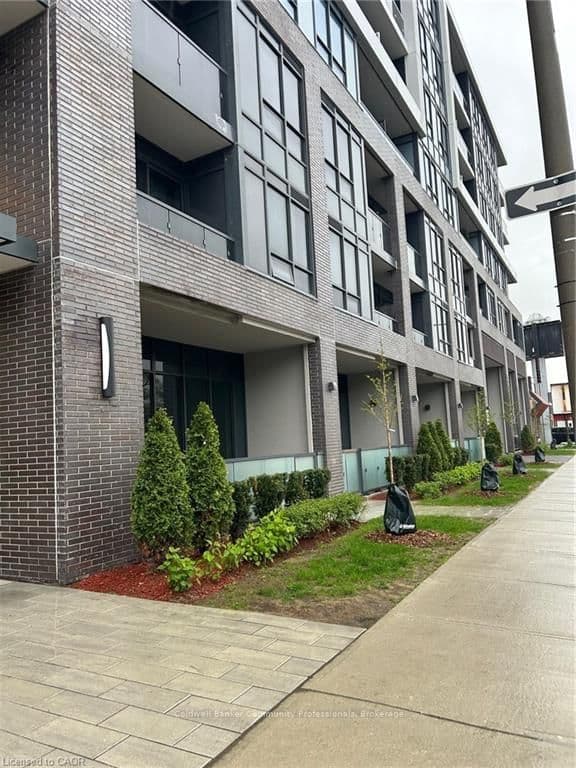 415 Main Street W, Unit 712