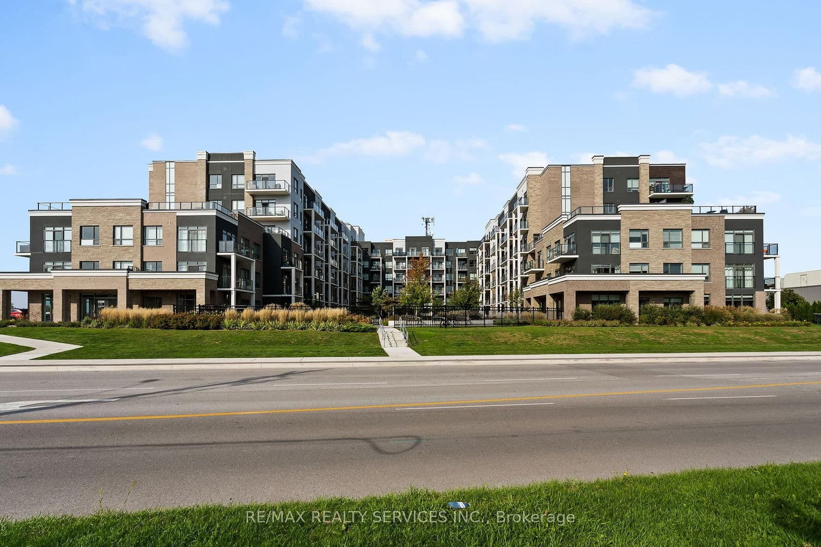#222 - 5055 Greenlane Road