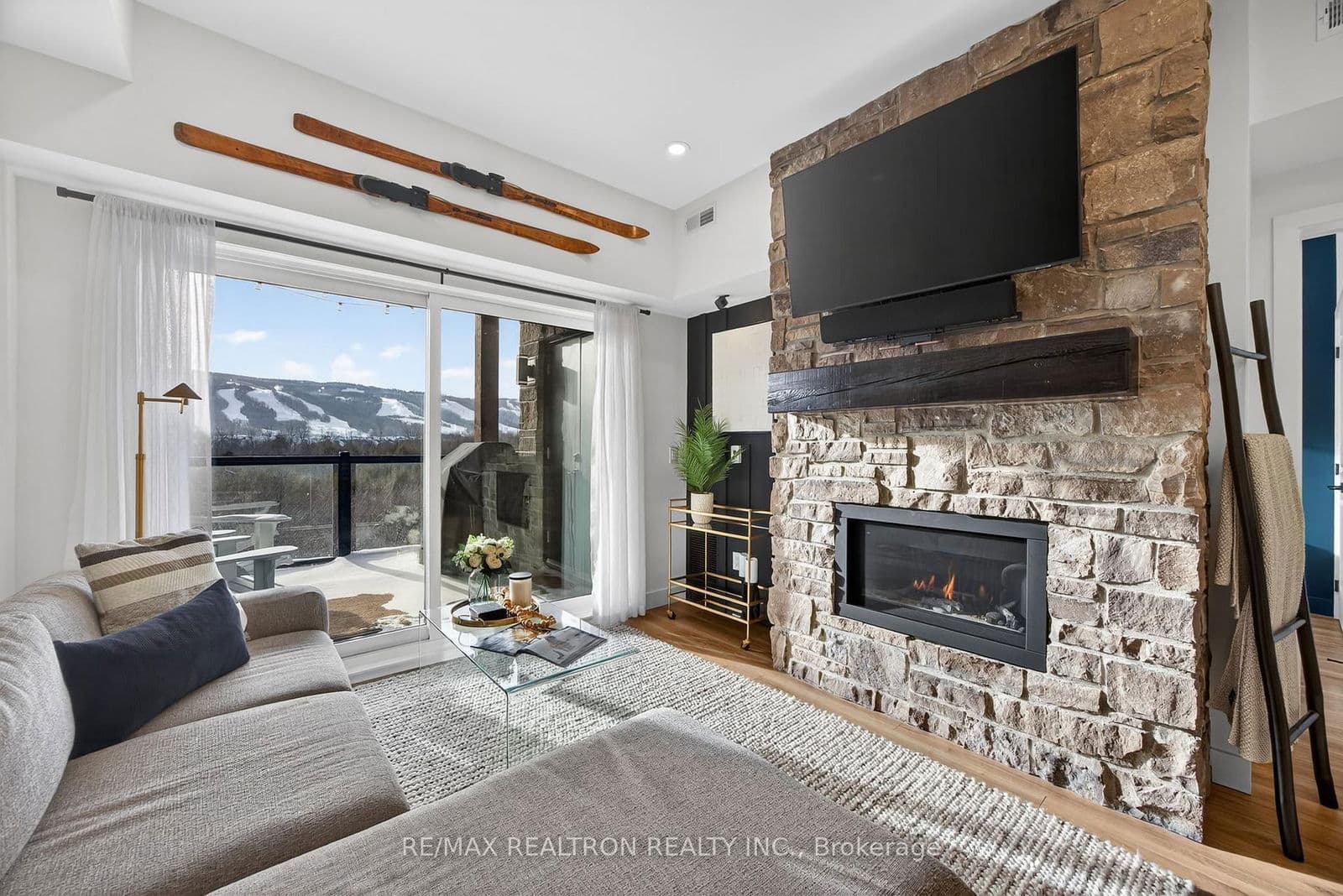 #305 - 18 Beckwith Lane