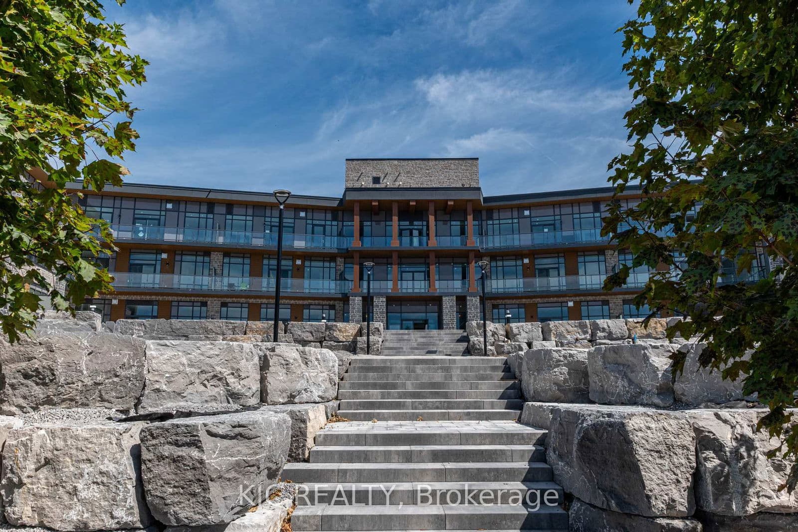 #210 - 99 Louisa Street