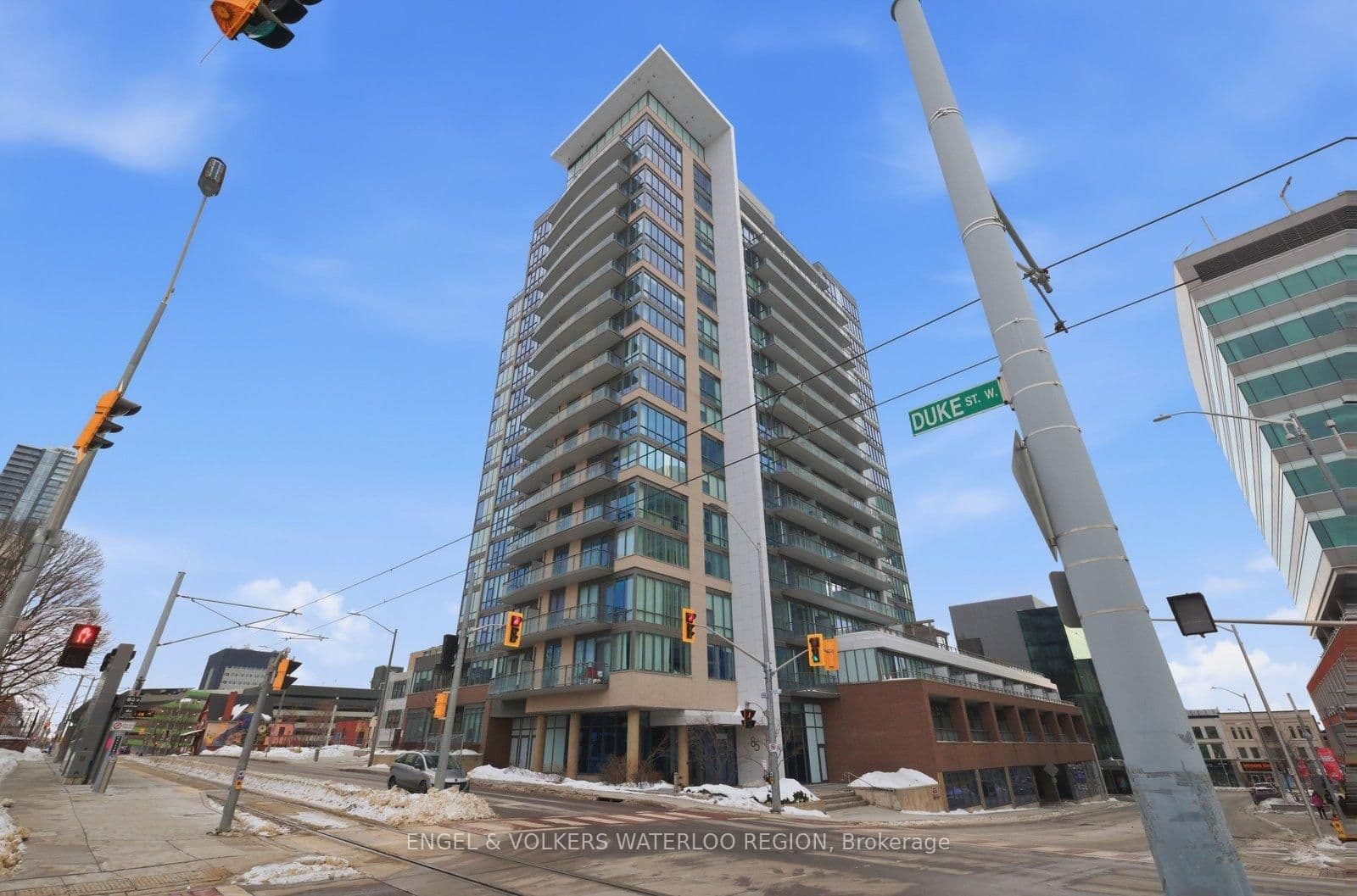 #808 - 85 Duke Street W