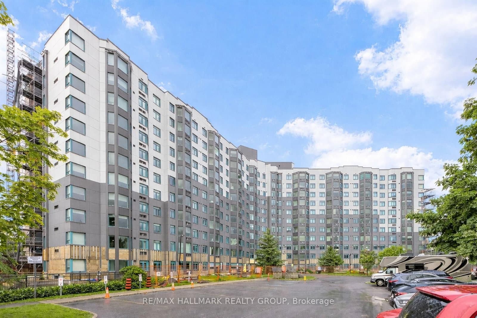 1025 GRENON Avenue, Unit 902